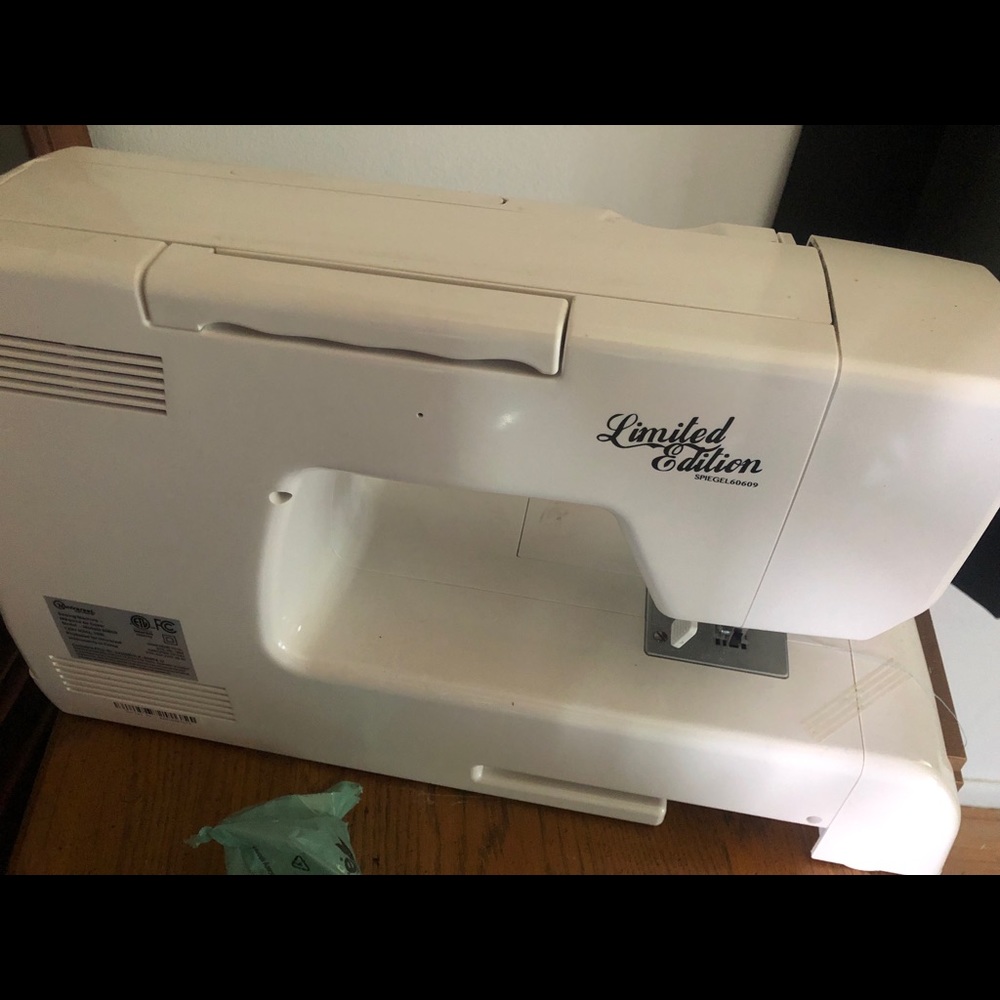 Spiegel Sewing Machine🎁 - Picture 8 of 10